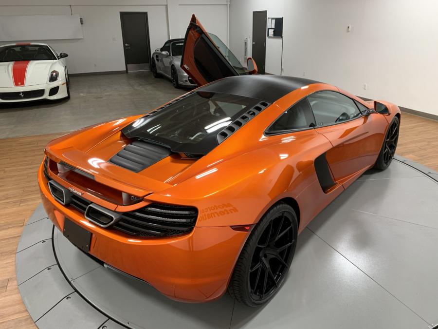  McLaren MP4-12C 2012 года  (фото 9 из 48)